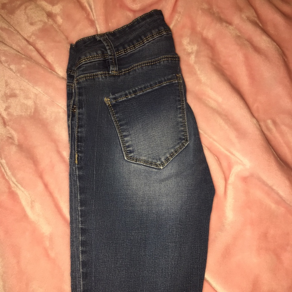 Basic Skinny Jeans - Picture 3 of 3